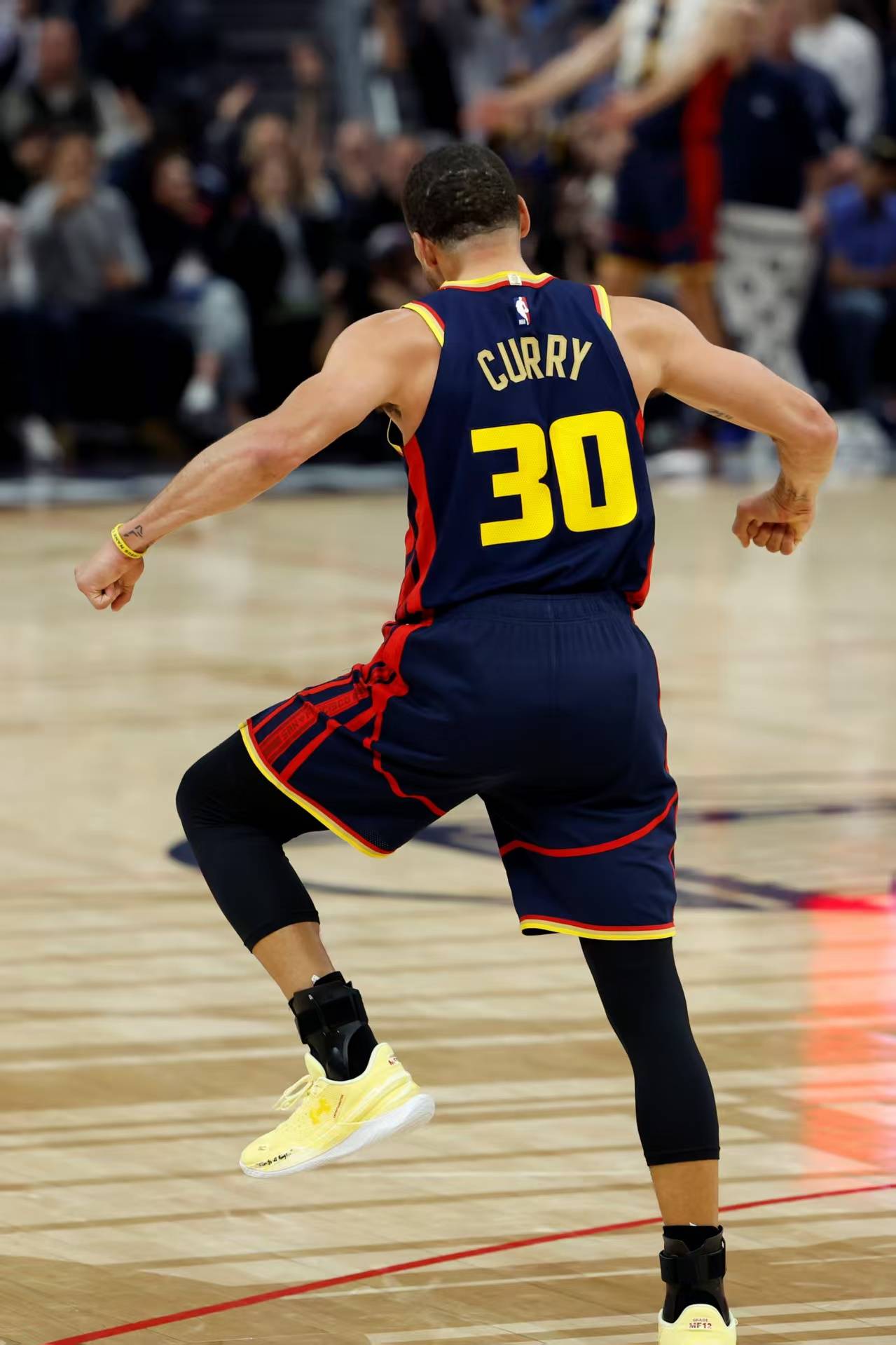 勇士力克山东队,霍勒迪带队取胜 勇士力克山东队,霍勒迪带队取胜