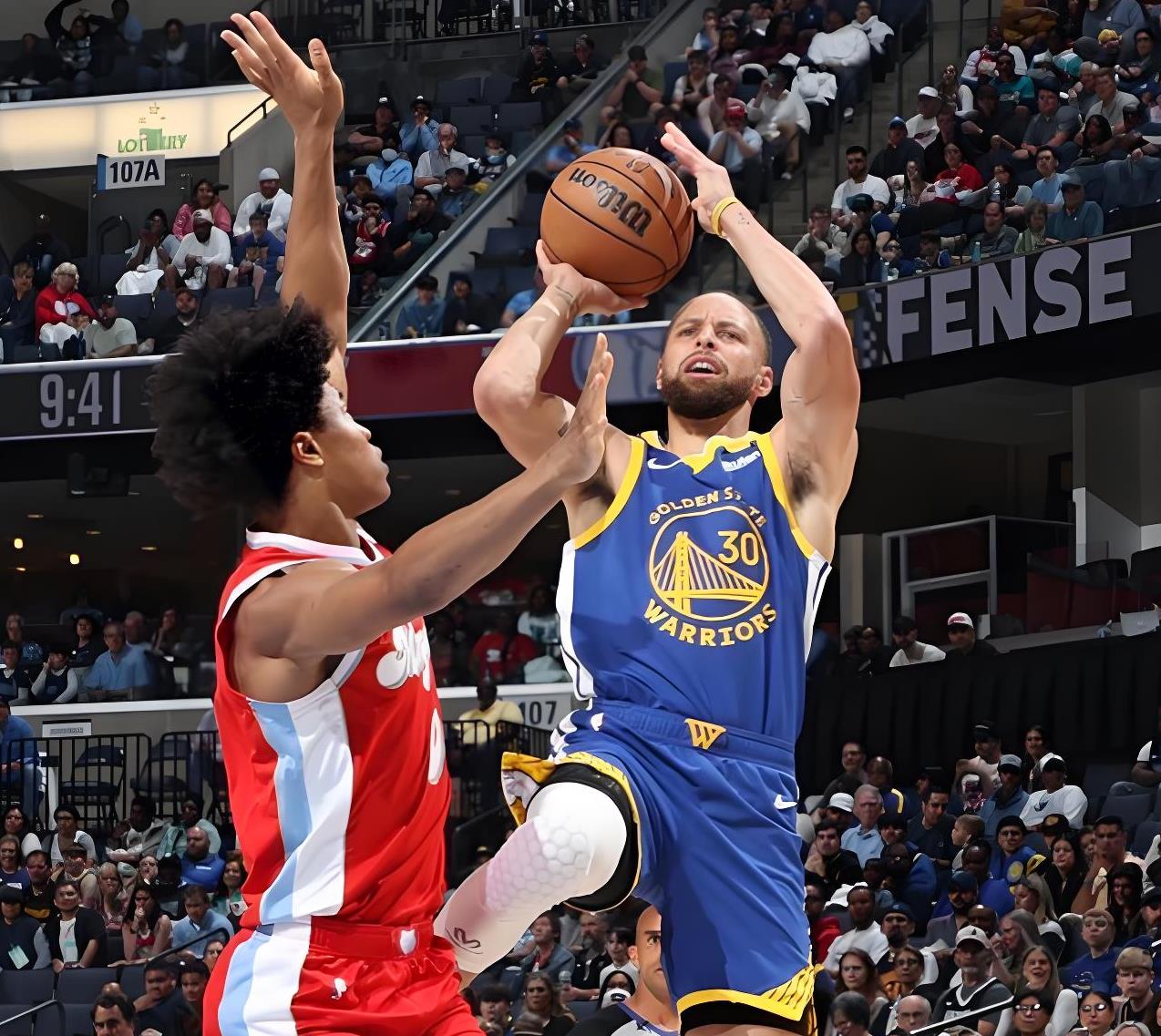 尼克斯碾压独行侠，库里点燃赛场