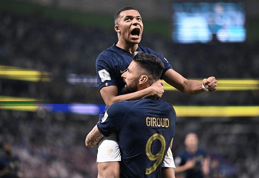 法国队鏖战奥地利队，奥恰洛夫关键制胜